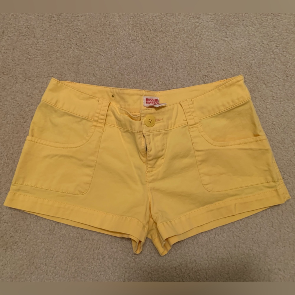 Mossimo sunshine yellow shorts☀️🌼